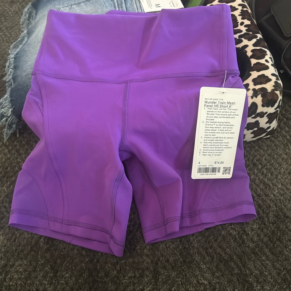 Lululemon size 4 NWT shorts